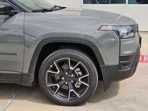 New 2026 Jeep Cherokee Overland AWD/4WD image 6