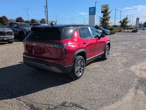 New 2026 Chevrolet Equinox LT image 17