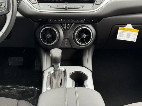 Used 2025 Chevrolet Blazer LT w/ Midnight/Sport Edition image 16