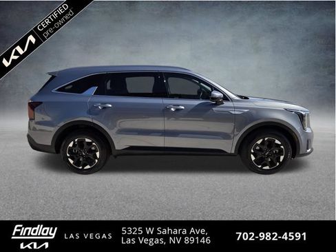 Certified 2025 Kia Sorento S FWD image 5