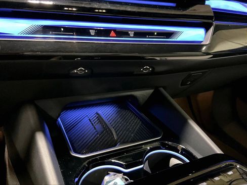 Used 2024 BMW 540i xDrive w/ Convenience Package image 26