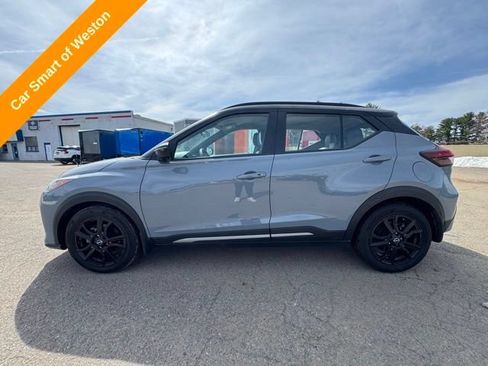 Used 2023 Nissan Kicks SR w/ SR Premium Package FWD image 4