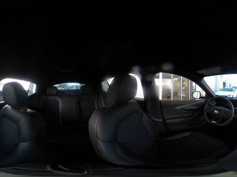 Used 2025 Buick Envista Preferred image 42