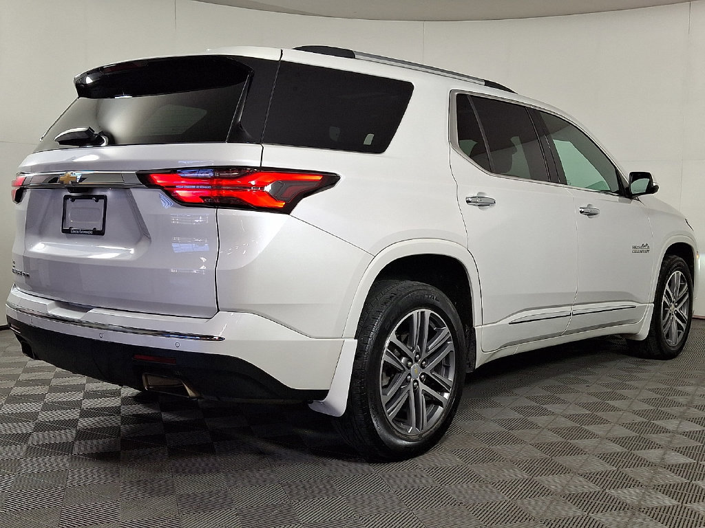 Used 2022 Chevrolet Traverse High Country w/ LPO, Floor Liner Package AWD/4WD image 6