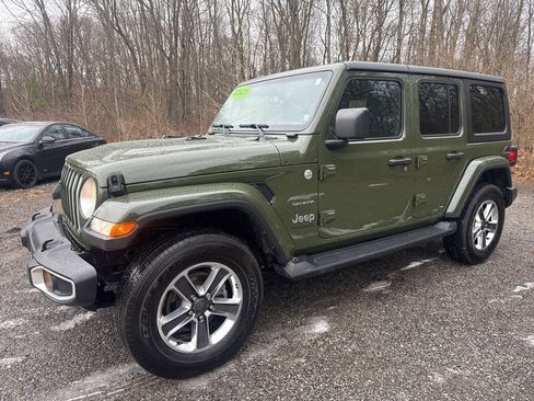 Used 2021 Jeep Wrangler Unlimited Sahara w/ Uconnect 4C Nav & Sound Group image 5