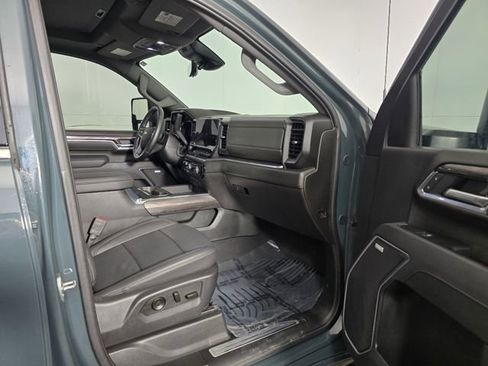 Used 2025 Chevrolet Silverado 3500 LTZ w/ LTZ Premium Package image 14