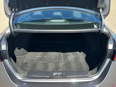 Used 2025 Nissan Sentra SV FWD image 30