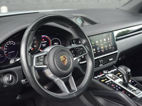 Certified 2023 Porsche Cayenne AWD/4WD image 16