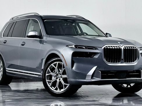 Used 2025 BMW X7 xDrive40i image 2