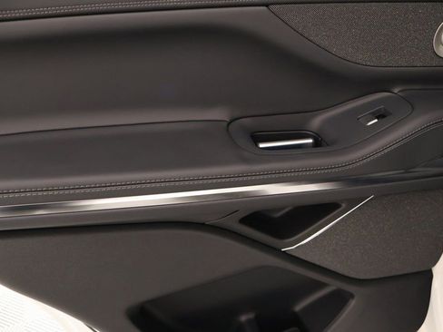 New 2025 Lincoln Navigator Reserve w/ Jet Appearance Package AWD/4WD image 18