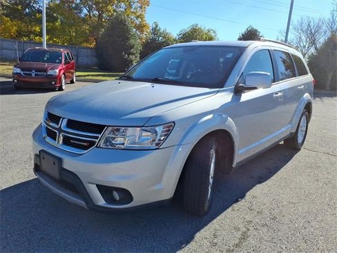 Used 2014 Dodge Journey SXT w/ Flexible Seating Group image 18