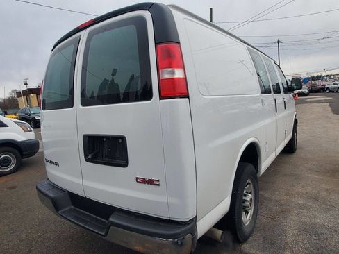 Used 2024 GMC Savana 2500 w/ Driver Convenience Package image 5