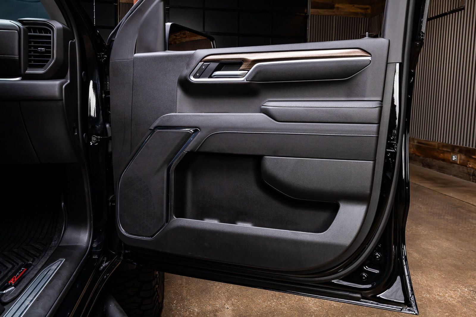 Used 2026 Chevrolet Silverado 1500 LT Trail Boss w/ Protection Package AWD/4WD image 34