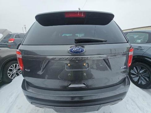 Used 2017 Ford Explorer XLT w/ Equipment Group 202A AWD/4WD image 5