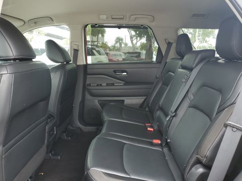 Certified 2023 Nissan Pathfinder SL image 13