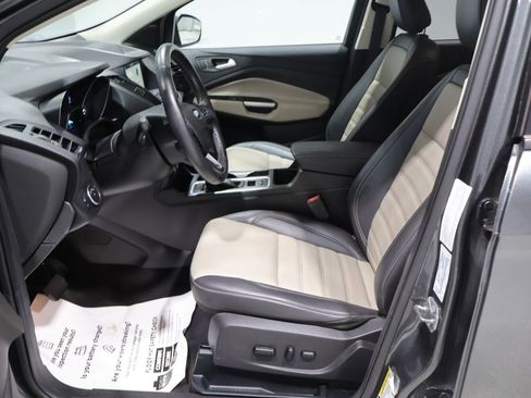 Used 2019 Ford Escape SEL w/ SEL Sport Appearance Package AWD/4WD image 11