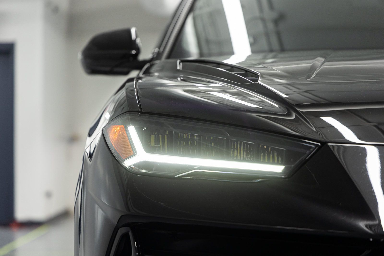 Used 2024 Lamborghini Urus S AWD/4WD image 12