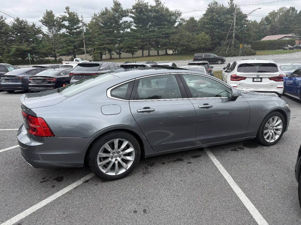 Used 2017 Volvo S90 T6 Momentum w/ Vision Package AWD/4WD image 4