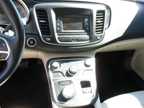 Used 2017 Chrysler 200 Limited w/ Convenience Group FWD image 14