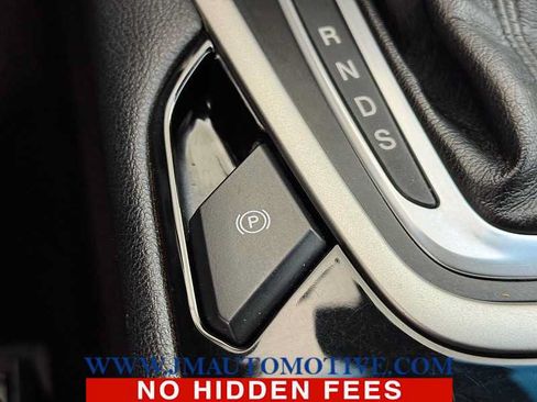 Used 2015 Ford Edge SEL w/ Equipment Group 201A AWD/4WD image 32