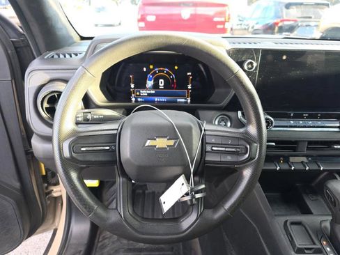Used 2023 Chevrolet Colorado W/T image 11