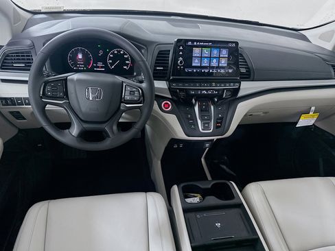 Used 2025 Honda Odyssey EX-L image 16