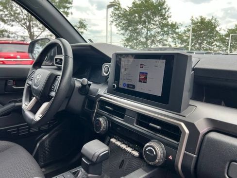 Used 2025 Toyota 4Runner SR5 AWD/4WD image 32