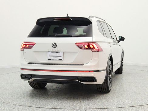 Used 2023 Volkswagen Tiguan SE R-Line FWD image 6