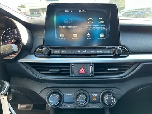 Used 2021 Kia Forte FE image 17