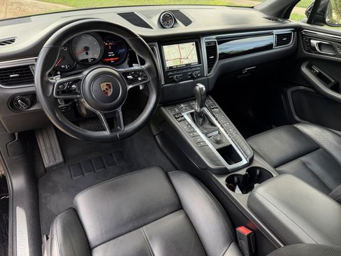 Used 2016 Porsche Macan S image 2