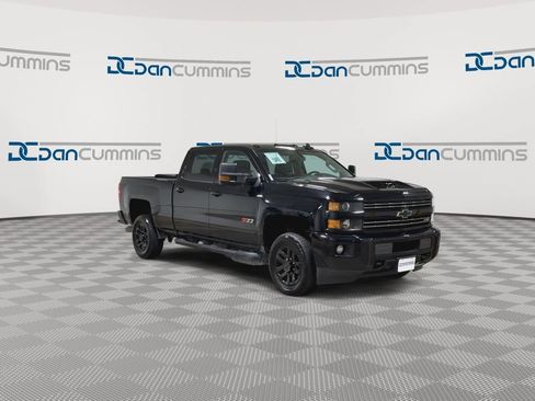 Used 2018 Chevrolet Silverado 2500 LT w/ Midnight Edition AWD/4WD image 3
