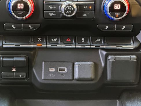 Used 2021 GMC Sierra 1500 Elevation w/ Preferred Package image 11