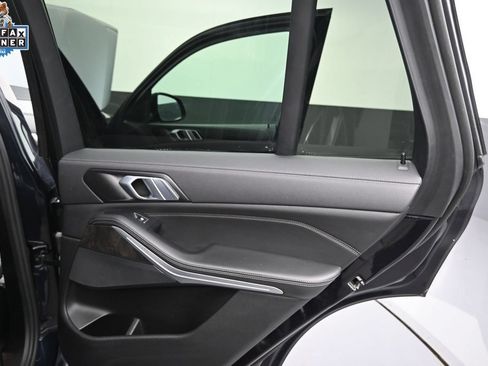 Used 2022 BMW X5 xDrive40i w/ M Sport Package AWD/4WD image 23
