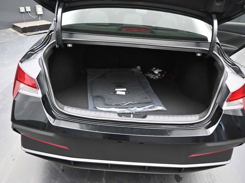 New 2026 Hyundai Elantra SEL Sport FWD image 15