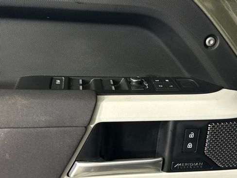 Used 2023 Land Rover Defender 110 X-Dynamic SE image 17