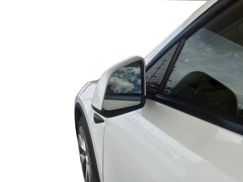 Used 2021 Tesla Model Y Long Range image 27