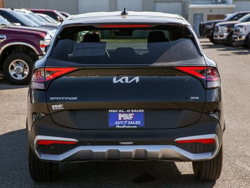 Used 2024 Kia Sportage LX image 6