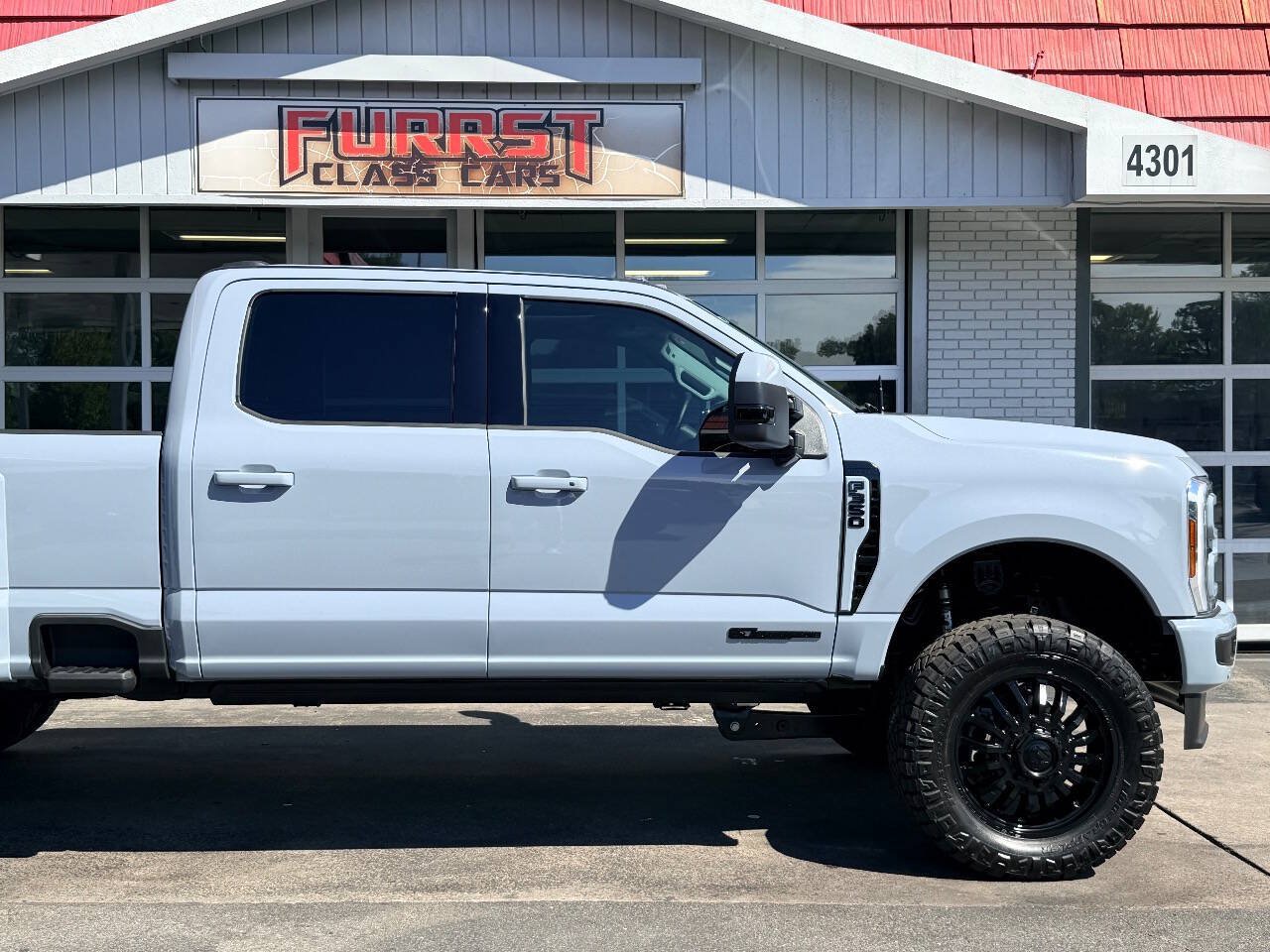 Used 2025 Ford F350 Lariat w/ Lariat Ultimate Package AWD/4WD image 12