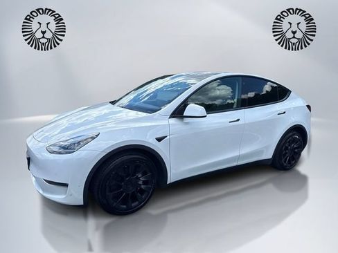 Used 2021 Tesla Model Y Long Range AWD/4WD image 1