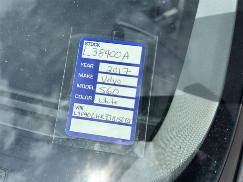 Used 2018 Volvo S60 T5 Inscription image 11