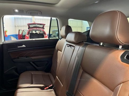 Used 2021 Volkswagen Atlas SE w/ Panoramic Sunroof Package AWD/4WD image 18