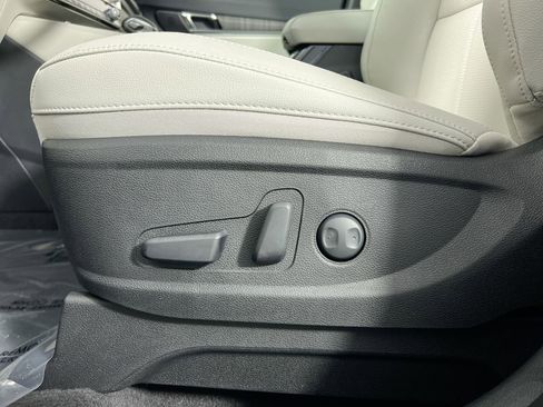 Certified 2024 Kia Telluride EX w/ EX Captain's Chair Package FWD image 12