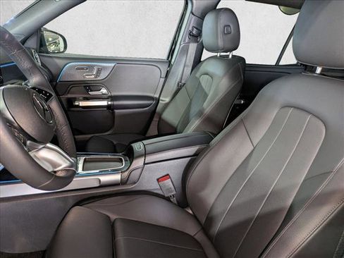 Certified 2025 Mercedes-Benz GLB 250 image 19