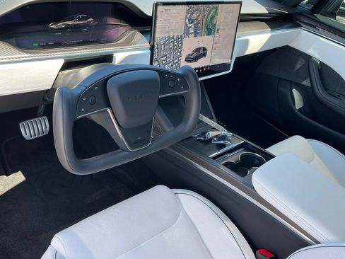 Used 2022 Tesla Model S Plaid AWD/4WD image 16