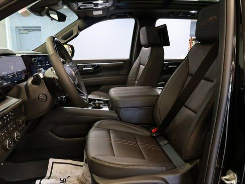New 2026 Chevrolet Suburban High Country AWD/4WD image 22