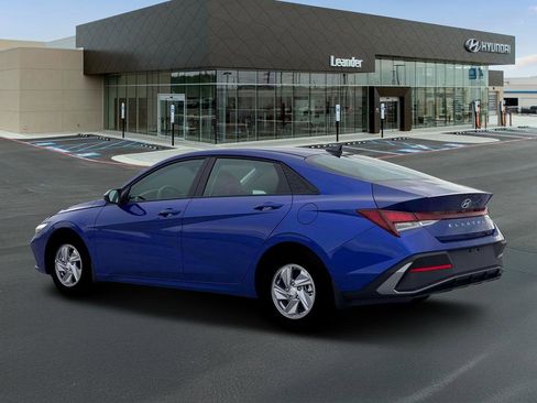 New 2026 Hyundai Elantra SE image 4