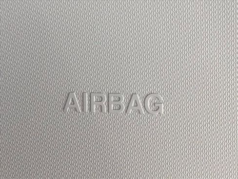 Used 2022 Ford Explorer XLT w/ Equipment Group 202A image 12