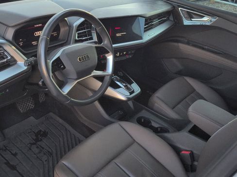 Used 2024 Audi Q4 e-tron Prestige image 5