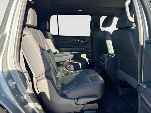 Certified 2025 Chevrolet Traverse RS image 28