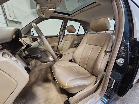 Used 1998 Mercedes-Benz E 320 Sedan image 36